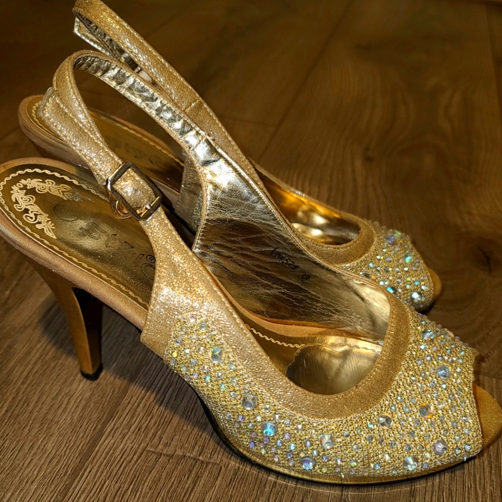 Golden bridal shoes size 8